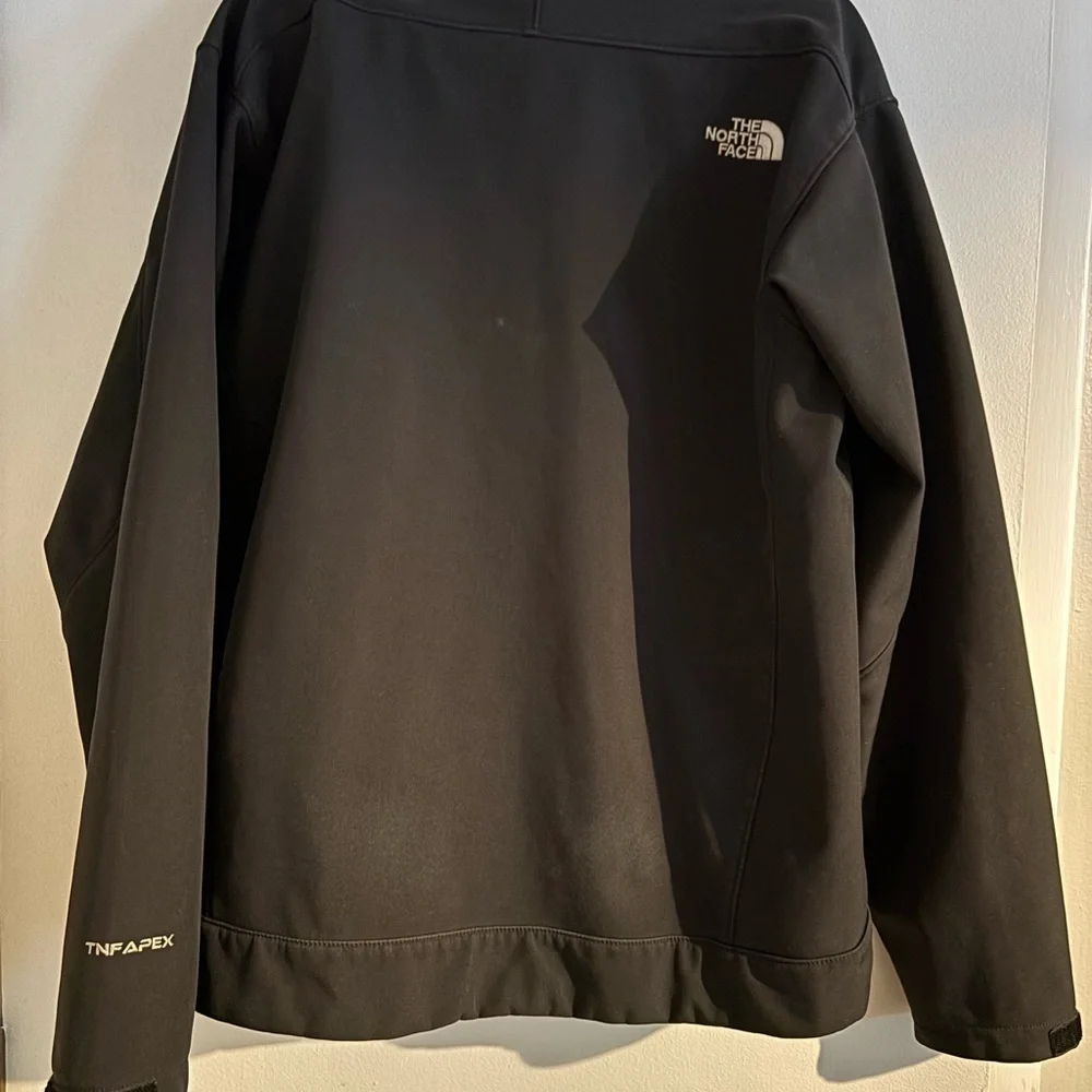 The North Face Men's Apex Bionic Jacket in black, size L